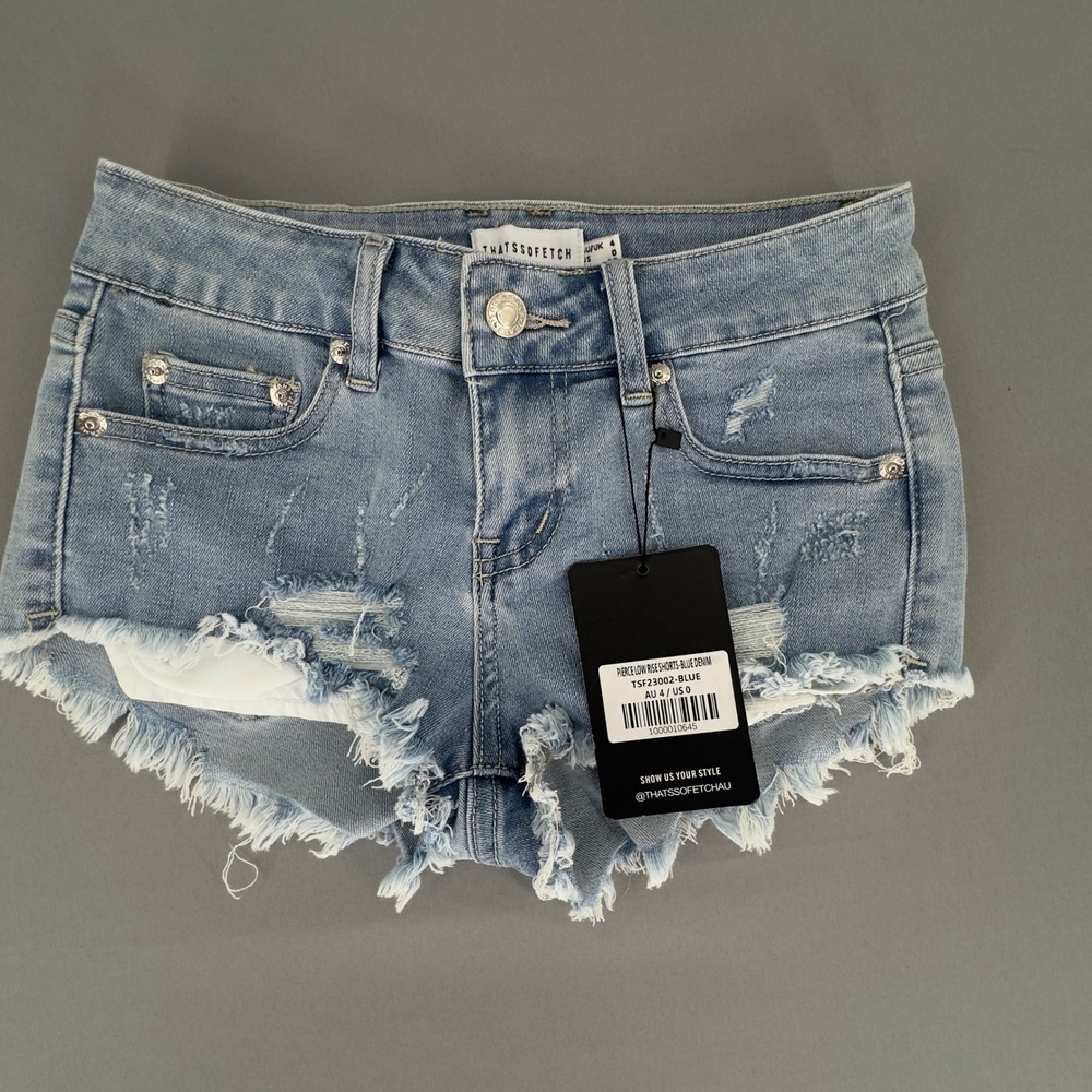NWT Thats So Fetch Pierce Low Rise Shorts Blue Denim Distressed Size 0